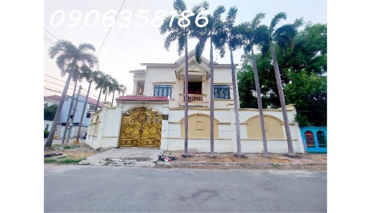 BÁN GẤP BIỆT THỰ 2 MẶT TIÊN, 300M2 GIÂP QUẬN GÒ VẤP